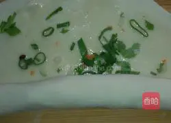 Illustration of how to make scallion pancakes 6