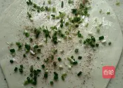 Illustration of how to make pepper, salt and scallion pancakes 2