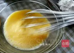 Illustration of how to make coconut waffles 2