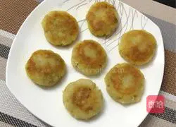 Illustration of how to make salt and pepper potato pancakes 8