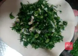 Illustration of how to make fennel and shrimp pie 11