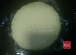 Illustration of how to make milk waffles 4