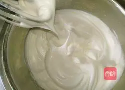 Illustration of how to make matcha cake roll 8