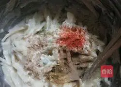 Illustration of how to make pan-fried potato pancakes 3