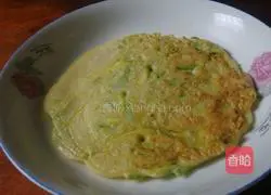Illustration of how to make zucchini pancakes 6