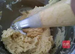 Illustration of how to make original ququ cake 8