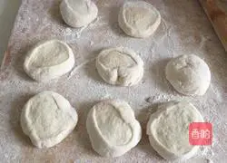 Illustration of how to make Mexican burritos 6