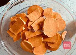 Illustration of how to make sweet potato pancakes 1