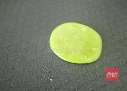 Illustration of how to make colorful egg pancakes 4