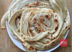 Illustration of how to make hand pancakes 9