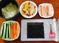 Illustration of how to make fancy sushi 1