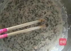 Illustration of how to make seaweed and shrimp skin egg pancake 3
