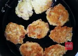 Illustration of how to make pan-fried shrimp cakes 5