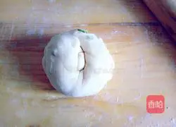 Illustration of how to make hot noodles with green onion pancake 18