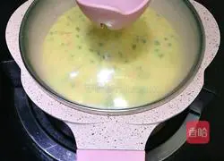 Illustration of how to make corn egg pancakes 10