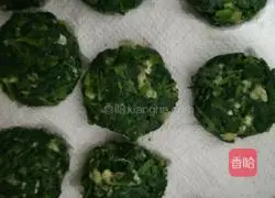 Illustration of how to make pan-fried spinach pancake 5