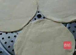 Rolls Illustration of how to make pie crust 4