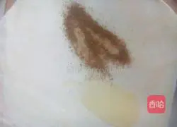 Illustration of how to make hot noodles with scallion pancakes 5