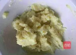 Illustration of how to make mini potato pancakes 2