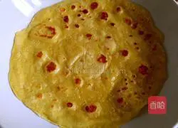 Illustration of how to make egg pancakes rolled with potato shreds 6