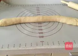 Illustration of how to make shortbread with red bean paste filling 7