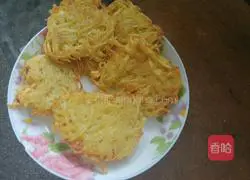 Illustration of how to make shredded potato curry cake 5