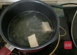 Illustration of how to make shrimp and vegetable pancakes for baby food supplement 8