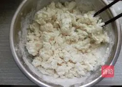 Illustration of how to make fried cowpea and rice burritos 2