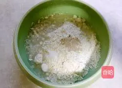 Egg Yolk Thousand Layer Cake Recipe Illustration 2