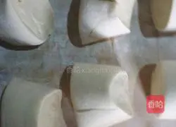 Illustration of how to make egg pancakes 3