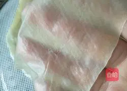 Illustration of how to make dumpling skin spring cake 8