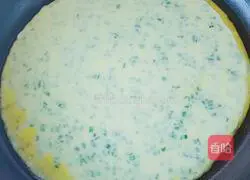 Illustration of how to make chive-flavored shrimp egg pancake 7