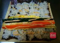 Illustration of how to make delicious ham sushi 4