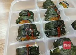 Illustration of making floss sushi 5