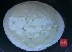 Illustration of how to make egg batter cake 5