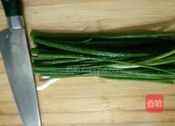 Illustration of how to make green onion egg pancake 3