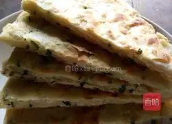 Illustration of how to make scallion pancake 9