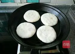 Illustration of how to make beef and cabbage pie 12