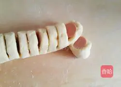 Illustration of how to make ham cake 9