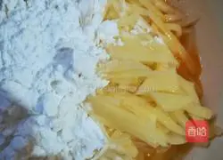 Illustration of how to make pan-fried potato pancakes 2