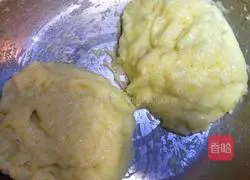 Illustration of how to make smiley potato cakes 5