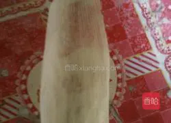 Illustration of how to make steamed corn cakes 4