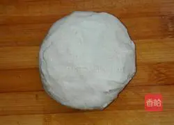 Illustration of how to make onion and beef patties 15