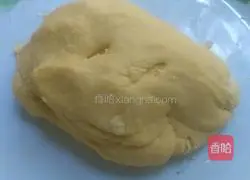 Illustration of how to make pumpkin pie (purple potato filling) 3