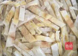 Illustration of home-style fried shredded pancakes 1