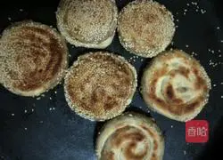 Illustration of how to make sesame sauce pancakes 3