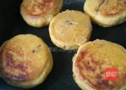 Illustration of how to make pickled cabbage pancakes 4