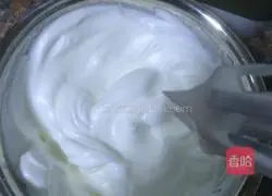 Illustration of how to make eight-inch chiffon cake 6