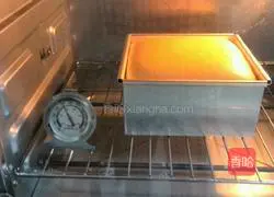 Illustration of how to make French whole egg sponge cake 12