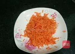 Illustration of how to make egg, carrot and mustard cake 2